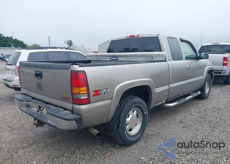 2002 GMC Sierra 1500 Sle z USA, uszkodzony, nr VIN 2GTEK19T521248030